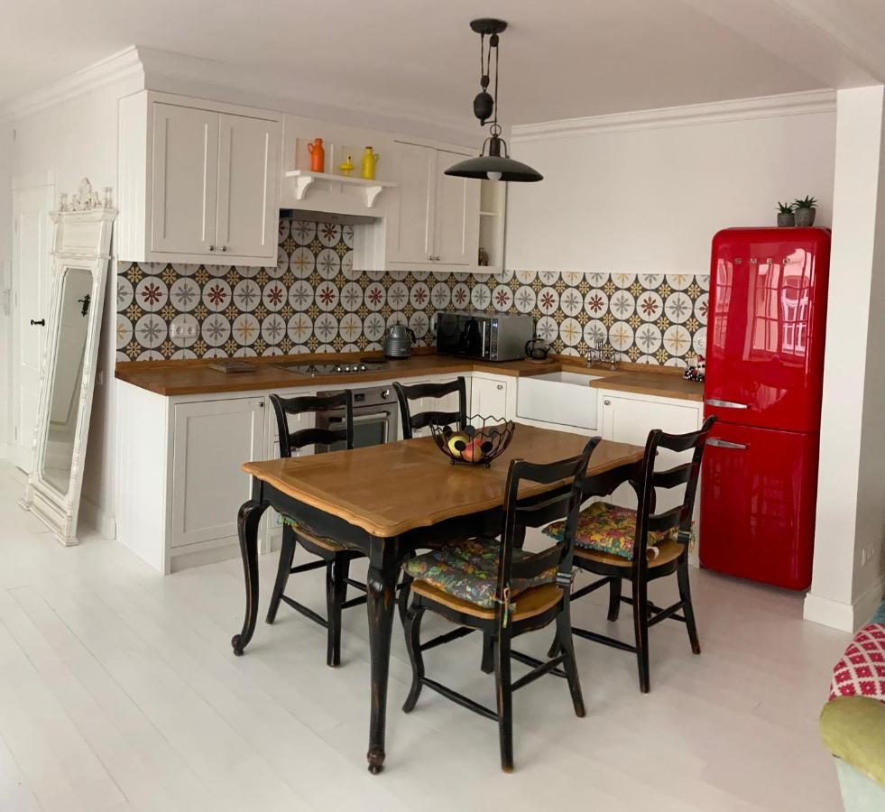 Shabby Chic - Apartment In The Heart Of Vilnius Old Town Buitenkant foto